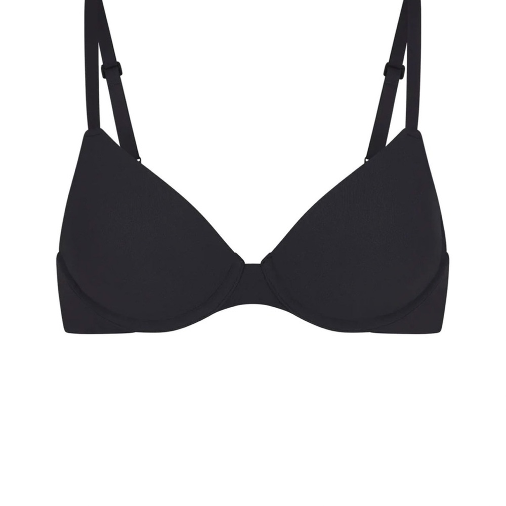 Skims- fits everybody t-shirt bra